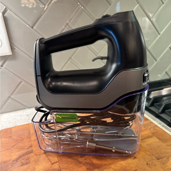 Hamilton Beach Professional Series Black and Silver Hand Mixer with Storage Case - Picture 5 of 15